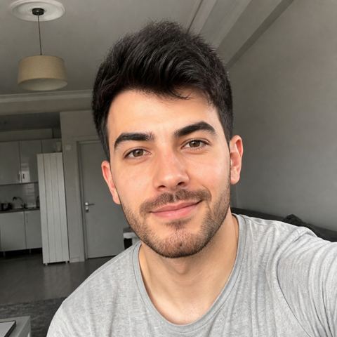 Mert Y. fotoğrafı